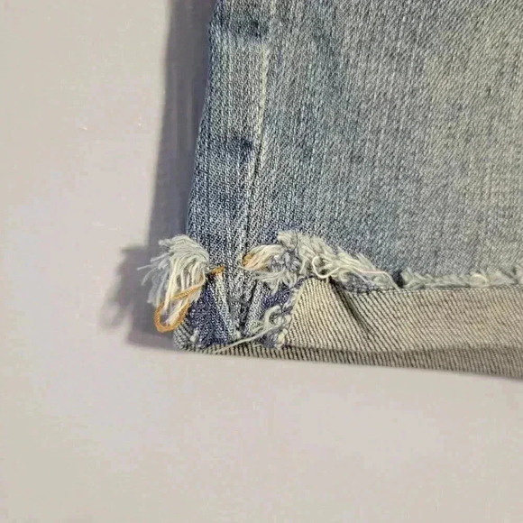 Truth + Theory Size 10 Classic Roll Raw Hem Light Denim Blue Jean Shorts - Picture 4 of 10
